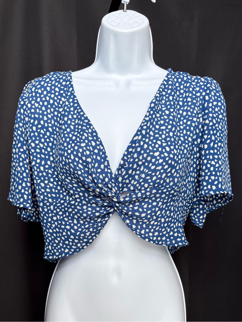 🛍️ Moon River Blue & White Dot Print Knot Front Cropped Blouse